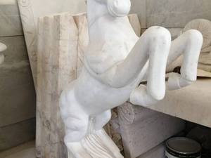 سفارش و ساخت مجسمه پرش‌اسب