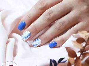 کاشت و ژلیش و طراحی ناخن