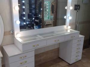 آینه و میز میکاپ چراغدار گیلان