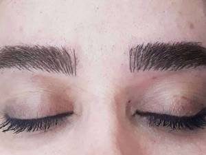 اجرا میکروبلیدینگ توسط هنرجو