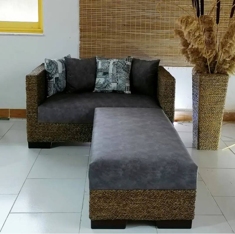 نمونه مبل حصیری در پلیس راه