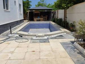 کاشی کاری استخر