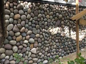 اجرای سنگ رودخونه ای برای دیوار کف 