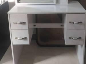 میز آرایش