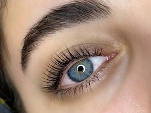 انجام لیفت مژه و ابرو 