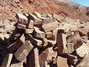عرضه کننده سنگ لاشه قرمز