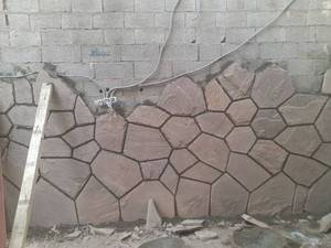 سنگ لاشه روی دیوار