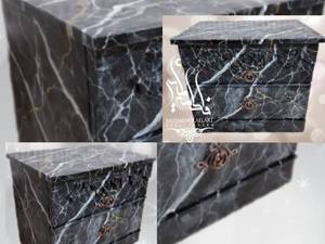 اجرای طرح سنگ روی چوب