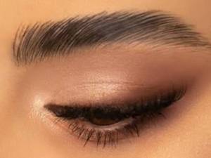 لیفت مژه و ابرو 