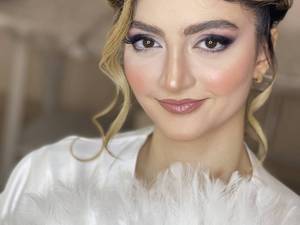 میکاپ و شینیون در رشت 