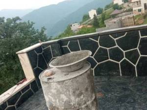 نصب سنگ روی دیوار