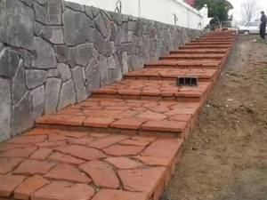 اجرای سنگ لاشه مالون ورقه ای پله 