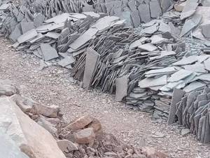 فروش سنگ ورقه ای طوسی در دماوند 