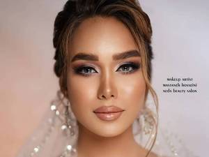 میکاپ آرتیست حرفه ای در پاکدشت