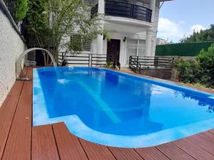 قیمت ساخت استخر فایبرگلاس (پیش ساخته)