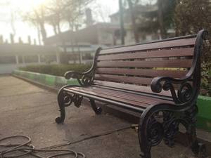 نیمکت چدنی ۳نفره طرح ماندگار با وزن ۸۵کیلوگرم 