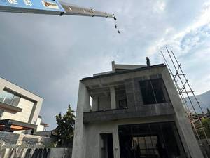 اجاره جرثقیل برای نصب شیشه در کلاراباد