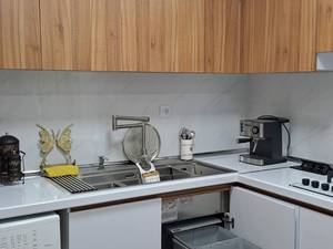 هزینه نصب کابینت پلی گلاس در زنجان
