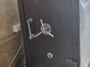 جابجای گاوصندوق دربابل مازندران 