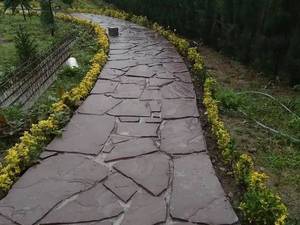 نصب سنگ لاشه و سنگ مالون برای محوطه سازی