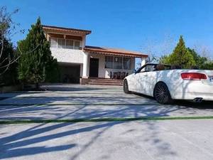 ویلای شهرکی استخردار با سند و نگهبانی ۲۴ساعته
