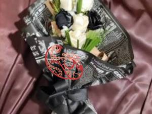 گل زبان مشکی و سفید 