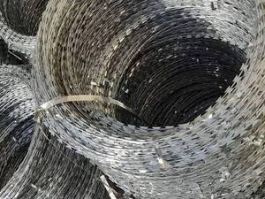 سیم خاردار حلقوی تبری قطر 60 و 90