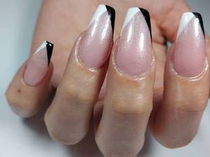 هزینه کاشت و ژلیش ناخن در انزلی