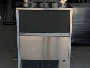 سازنده دستگاه یخساز قالبی در کاشان