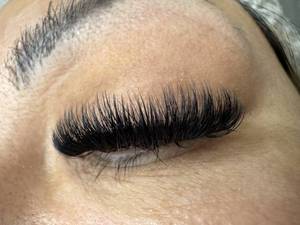 اجرای اکستنشن مژه پر در پاکدشت