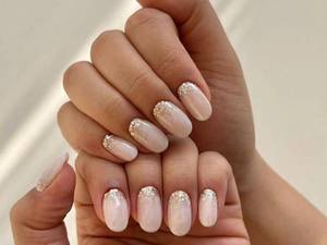 هزینه کاشت ناخن در عباس آباد