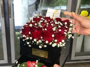 باکس گل در گلسرای vip لیلیوم