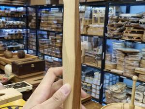 جا دستمال کاغذی چوبی ایستاده
