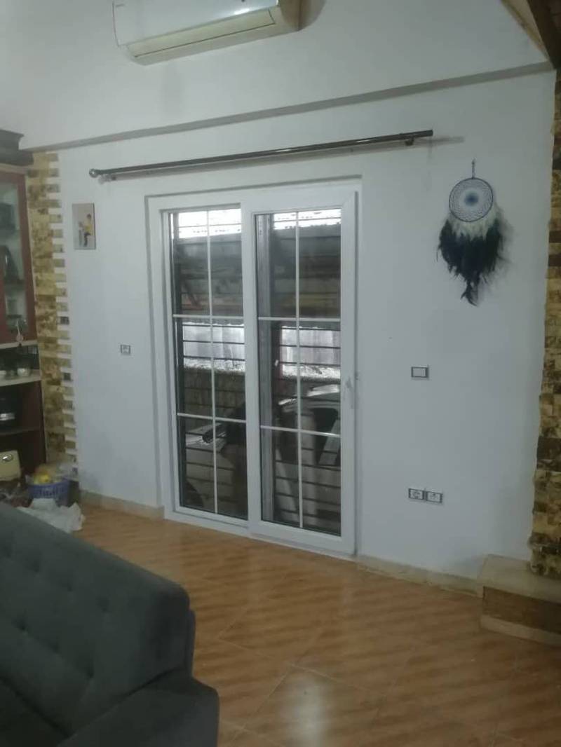 خرید پنجره لولایی سفید از تولید کننده