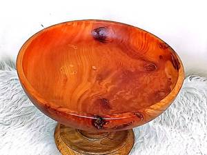 میوه خوری پایه دار چوبی 