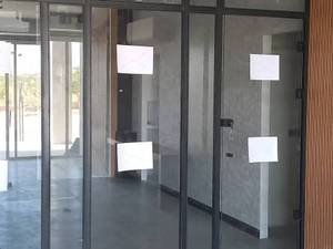 ساخت و اجرای پارتیشن شیشه ای در شیراز 