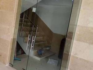 هزینه و طراحی درب شيشه ای با بست چپقی