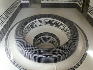 کاشی‌ کاری استخر و جکوزی در بوشهر