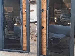 سازنده درب چوبی با شیشه سکوریت گوهردشت