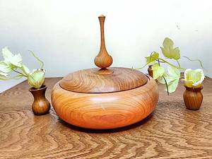 شکلات خوری چوبی در گرگان