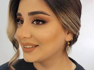 میکاپ کار حرفه ای در منجیل