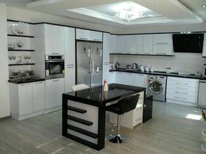 کابینت سفید مشکی های گلاس سیاهکل