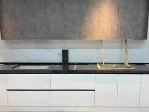 ساخت و نصب صفحه کابینت مشکی در اصفهان