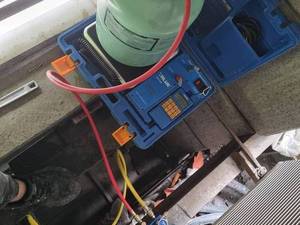 سرویس کامل و شارژ گاز اسپیلت با دستگاه در انزلی 