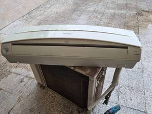 تعمیرکار حرفه‌ای برای باز کردن کولر گازی رشت