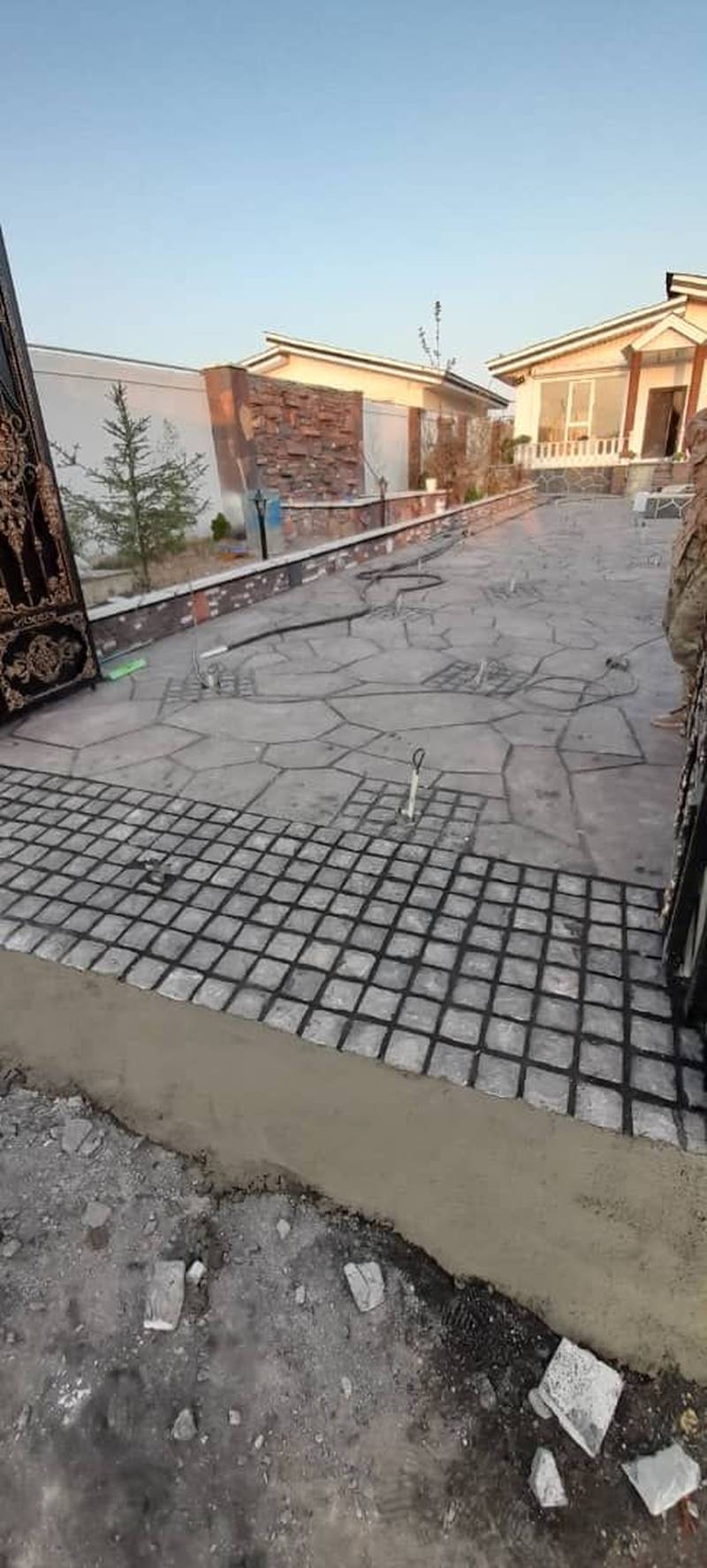 نصب سنگ کوبیک در شهریار