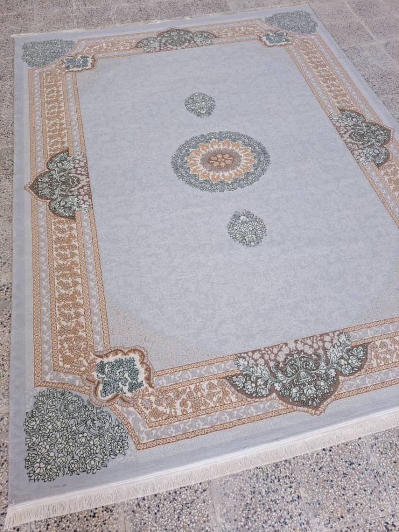 خرید فرش خاتون با ۵ رنگ زمینه در کاشان
