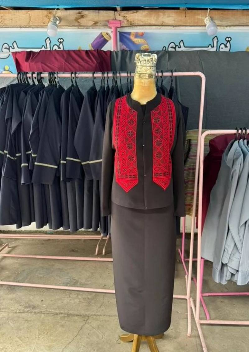 سفارش دوخت کت و دامن شیک در انزلی