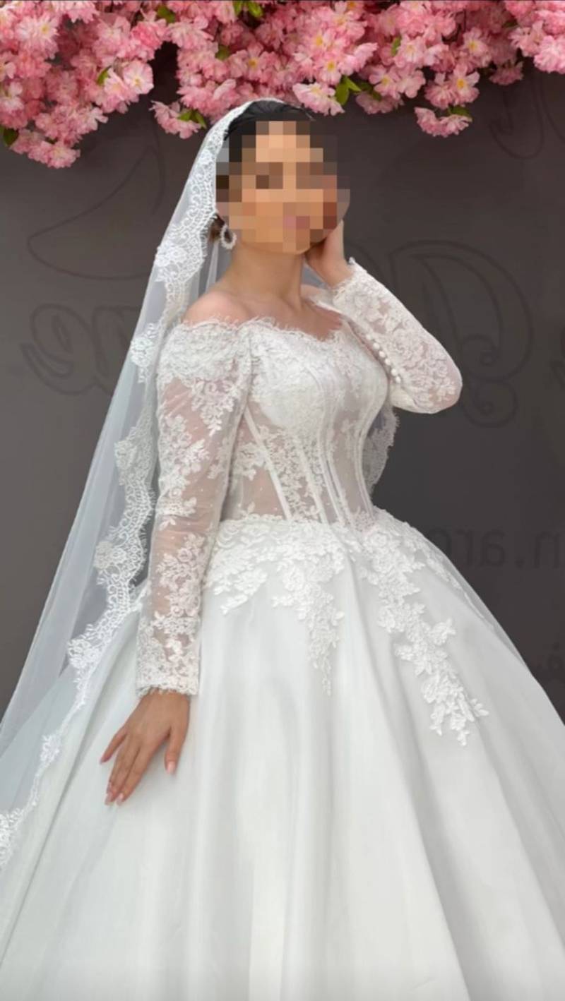 خرید لباس عروس ترکیبی حریر و دانتل در رشت