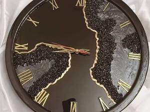 ساعت رزینی مشکی طلایی در تبریز